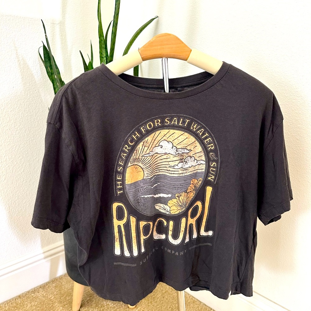 Cropped Rip Curl TShirt
